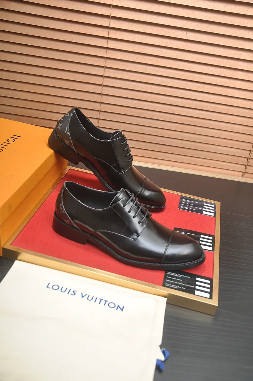 Men's men's shoes 💰500💶 [LV] (original single cowhide lining) 🍀LV's latest genuine leather business suit shoes are launched simultaneously on the official website. The first-layer cowhide imported from Italy is made of heavy gold, 💥official website 1:1 rubber outsole. Versatile to wear, high-end without losing class, and the color combination is extraordinary. This four-season style is alluring when worn on your feet, showing off your big-name flair. Standard code 38-45 (45 customized)